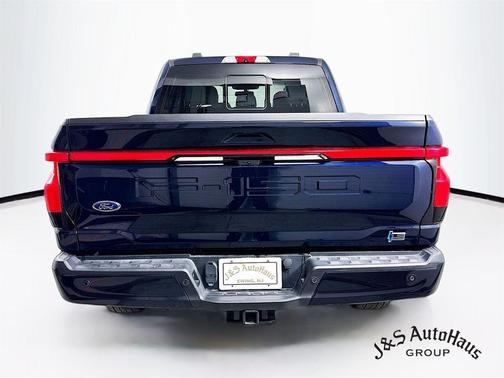 2022 Ford F-150 Lightning LARIAT