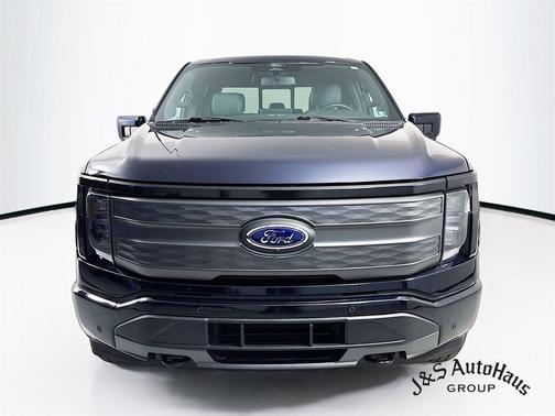 2022 Ford F-150 Lightning LARIAT