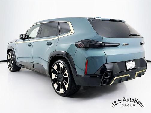 2023 BMW XM Base