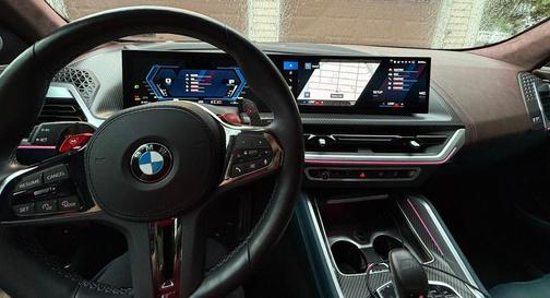 2023 BMW XM Base