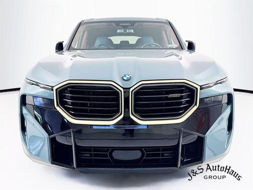 2023 BMW XM Base