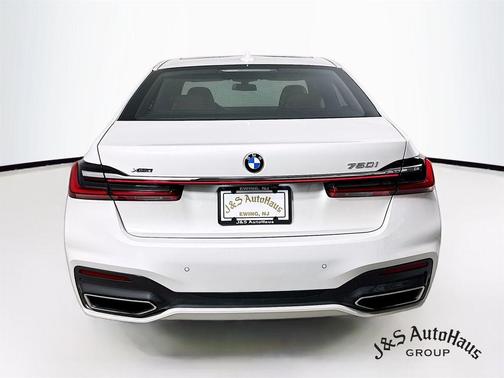 2022 BMW 750 i xDrive