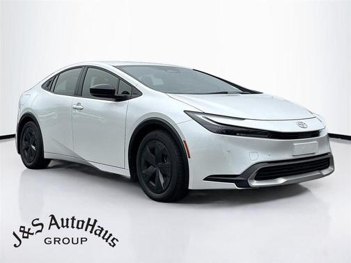 2025 Toyota Prius Plug-In Hybrid SE