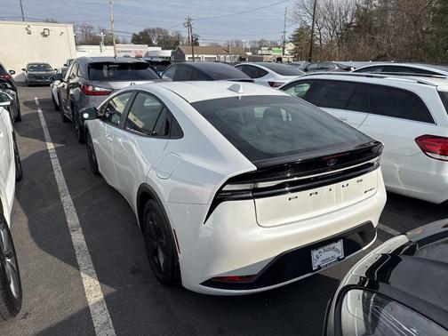 2025 Toyota Prius Plug-In Hybrid SE