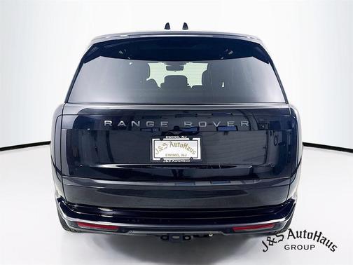 2025 Land Rover Range Rover P400 SE