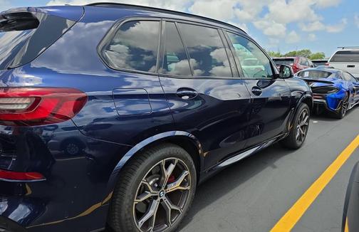 2021 BMW X5 M50i
