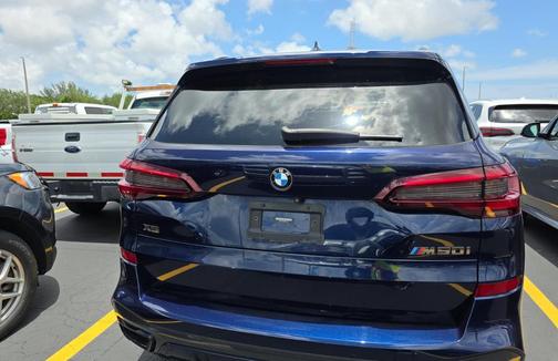 2021 BMW X5 M50i
