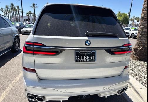 Mineral White Metallic 2025 BMW ALPINA XB7 Base