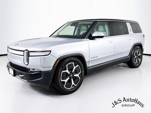 2024 Rivian R1S Adventure