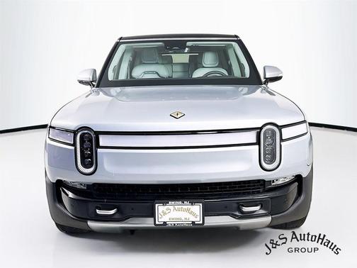 2024 Rivian R1S Adventure