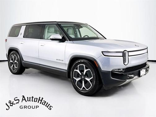 2024 Rivian R1S Adventure