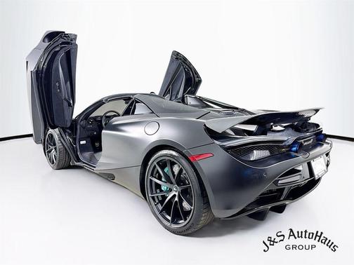 Teal 2020 McLaren 720S