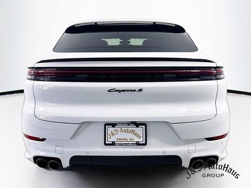 2024 Porsche Cayenne E-Hybrid Coupe S