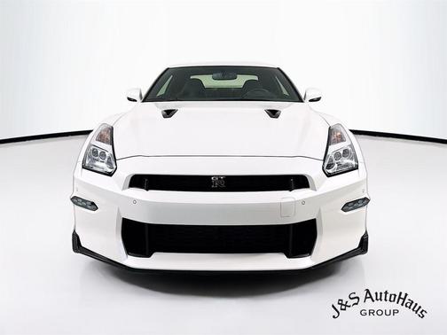 2024 Nissan GT-R T-spec