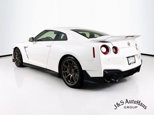 2024 Nissan GT-R T-spec