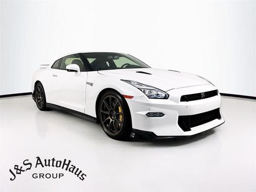 2024 Nissan GT-R T-spec