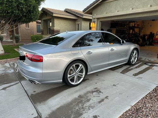 2015 Audi S8 4.0T quattro