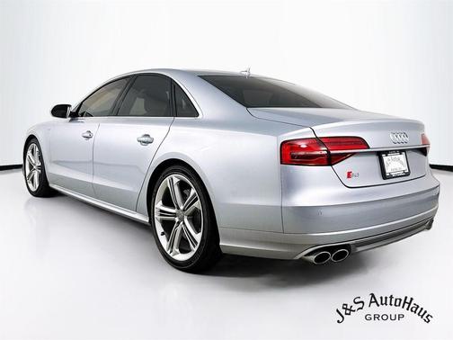 2015 Audi S8 4.0T quattro