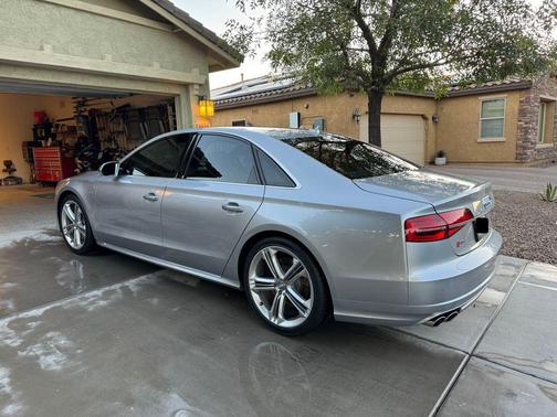 2015 Audi S8 4.0T quattro