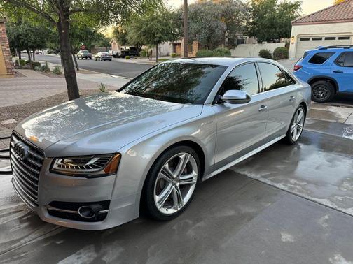2015 Audi S8 4.0T quattro