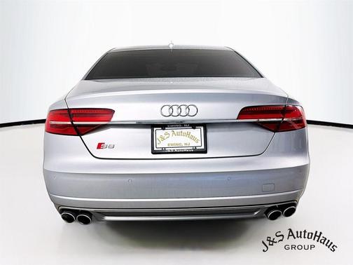 2015 Audi S8 4.0T quattro