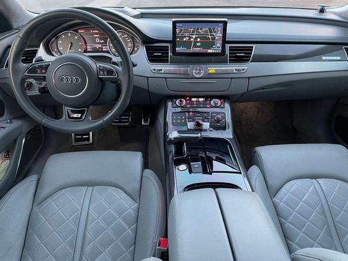 2015 Audi S8 4.0T quattro