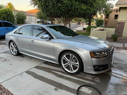 2015 Audi S8 4.0T quattro