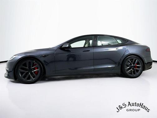 2025 Tesla Model S Plaid