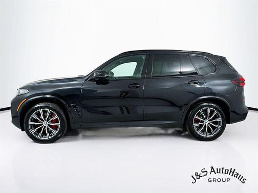 Black Sapphire Metallic 2025 BMW X5 xDrive40i