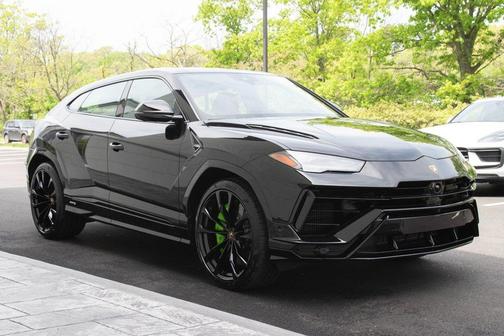 Black 2024 Lamborghini Urus S