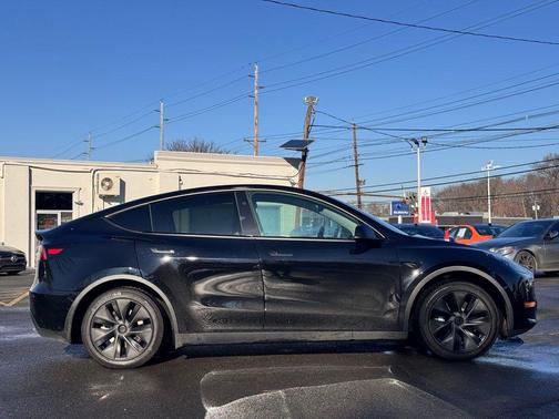 2025 Tesla Model Y Long Range