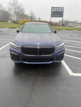 Alpine White 2022 BMW 750 i xDrive