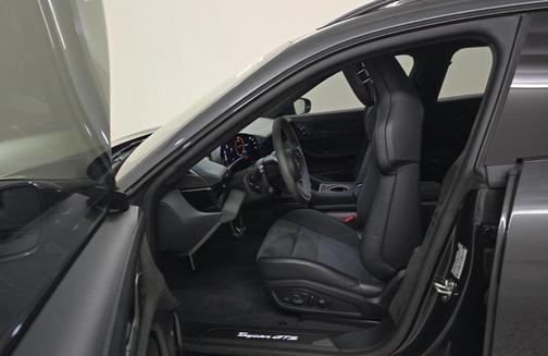 2024 Porsche Taycan GTS