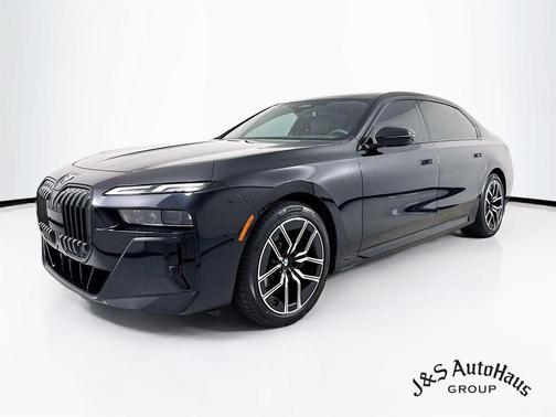 2023 BMW 740 i