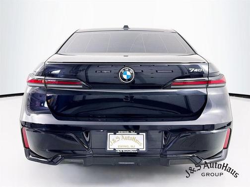 2023 BMW 740 i