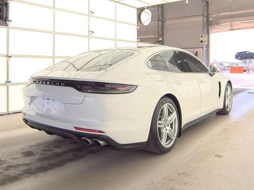 2022 Porsche Panamera E-Hybrid 4S