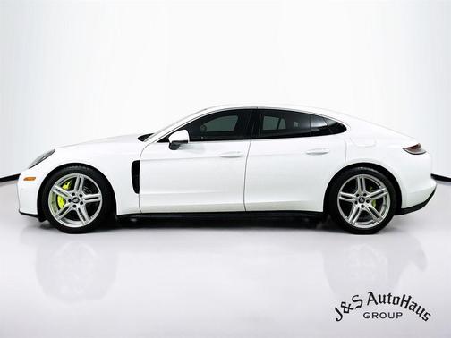 2022 Porsche Panamera E-Hybrid 4S