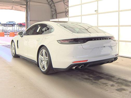 2022 Porsche Panamera E-Hybrid 4S