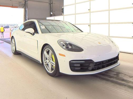 2022 Porsche Panamera E-Hybrid 4S