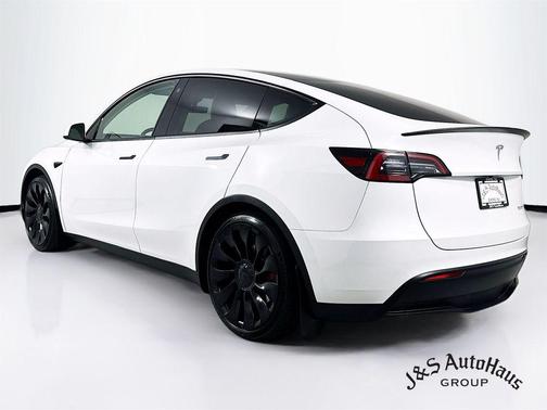 2023 Tesla Model Y Performance