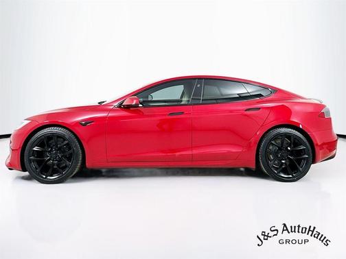 2022 Tesla Model S Plaid