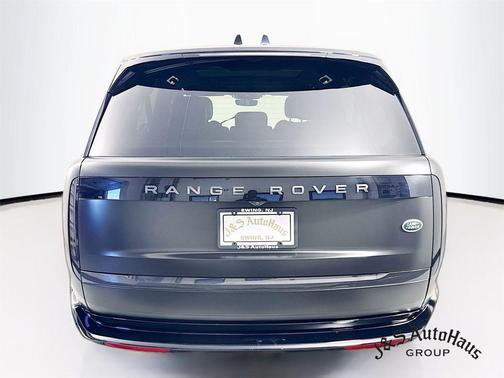 2023 Land Rover Range Rover P530 SE