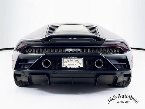 2023 Lamborghini Huracan EVO Base