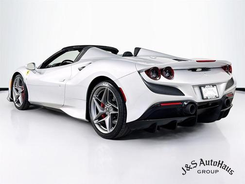 Grigio Ferro 2021 Ferrari F8 Spider Base