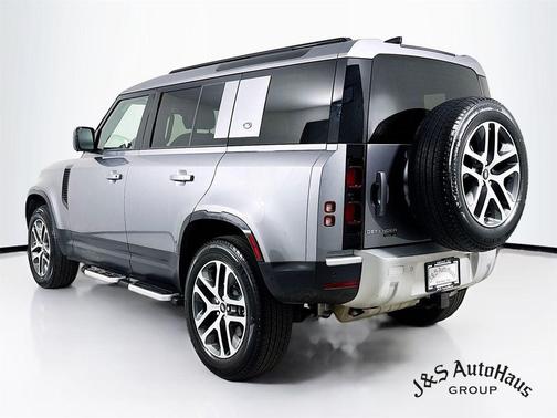 2020 Land Rover Defender 110 SE