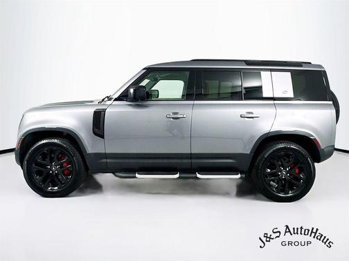2020 Land Rover Defender 110 SE