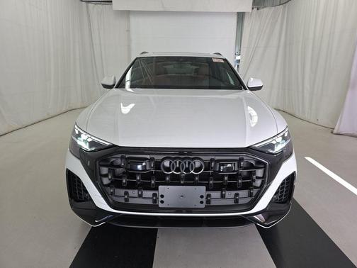 2024 Audi Q8 55 Premium