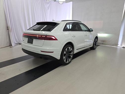 2024 Audi Q8 55 Premium