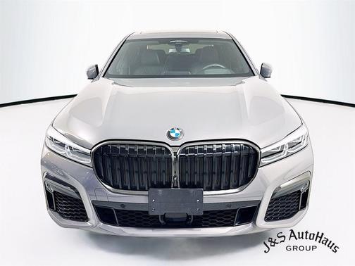 2021 BMW 750 i xDrive