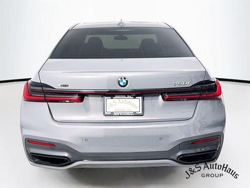 2021 BMW 750 i xDrive